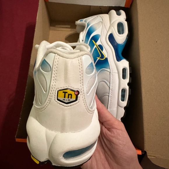 Nike Air Max Plus Spray Paint Swoosh White Blue - Picture 5 of 5